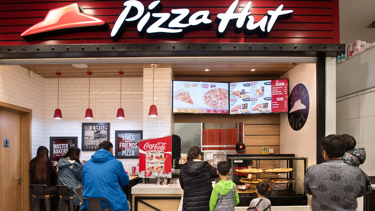 Pizza Hut Is Closing Hundreds of Its Dinein Restaurants NBC 5 Dallas