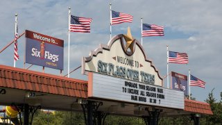 six-flags-american-flags