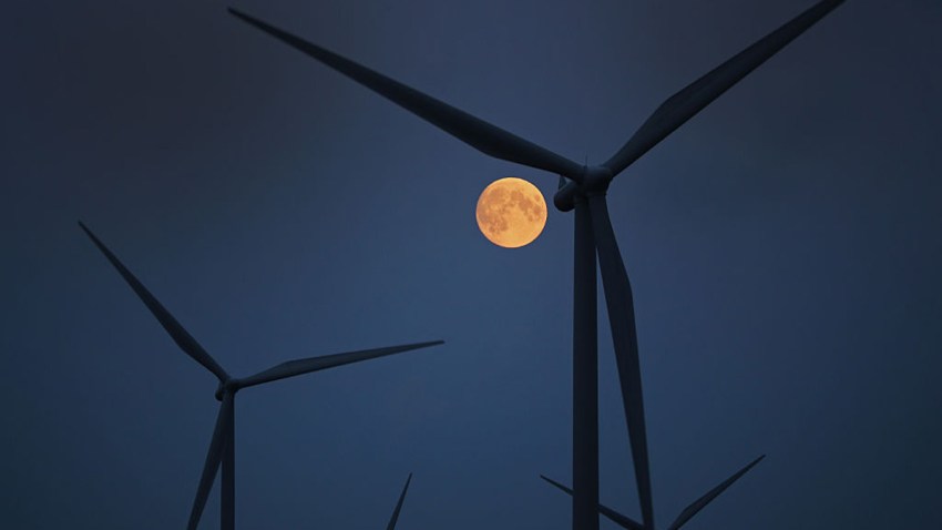 517426041CF00003_Moon_Rises