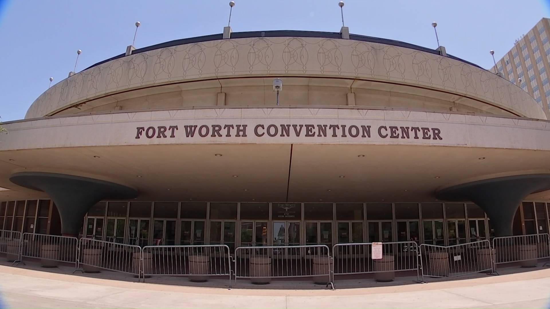 fort worth convention center        
        <figure class=