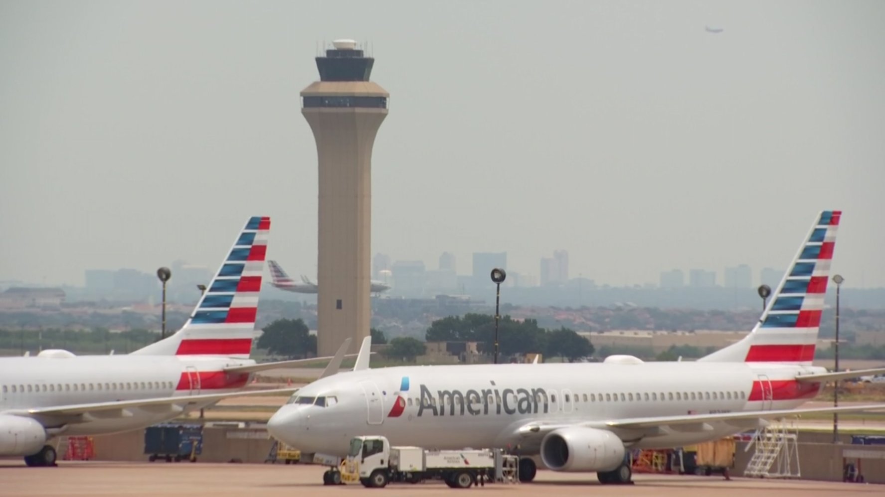 American Airlines Holding Off Decision to Cut Some Flights – NBC 5