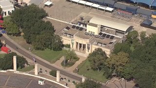 A beloved attraction in Dallas’ Fair Park for the past 84 years is now permanently closed. The state’s first aquarium could not survive the financial hit brought on by the COVID-19 pandemic. The Children’s Aquarium at Fair Park has provided generations of kids an up-close and underwater tour of the world since 1936.