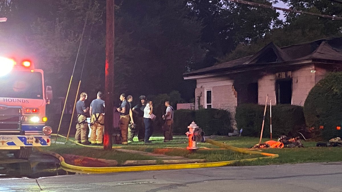 Fort Worth Firefighter Hospitalized After House Fire – NBC 5 Dallas ...