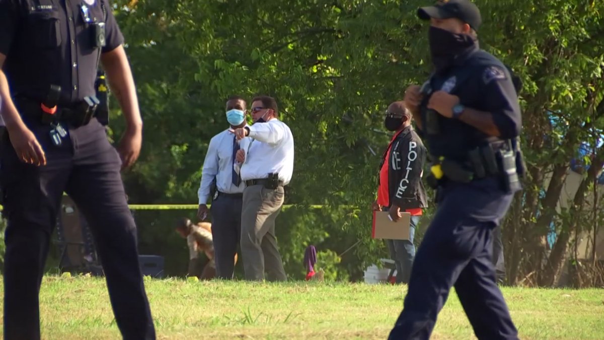 Male Found in South Dallas Field With Gunshot Wounds Dies: Police – NBC ...