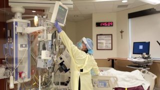 hospital worker in PPE