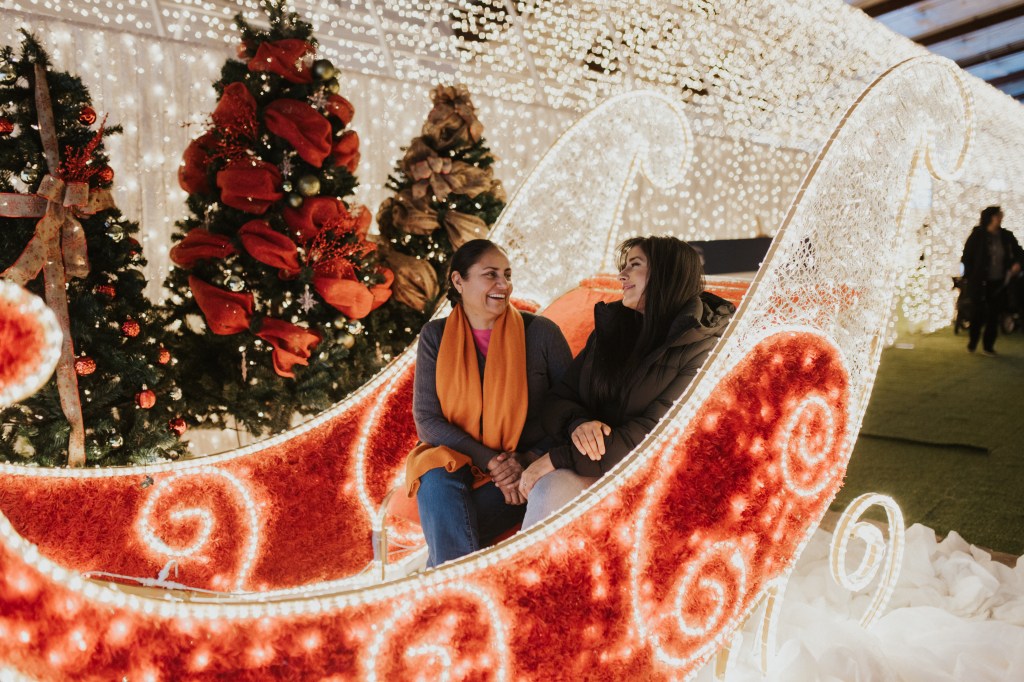 Galleria Dallas Creates New Socially Distanced Holiday Celebration