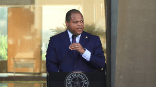 Dallas Mayor Eric Johnson addresses the media on Nov. 18, 2020.