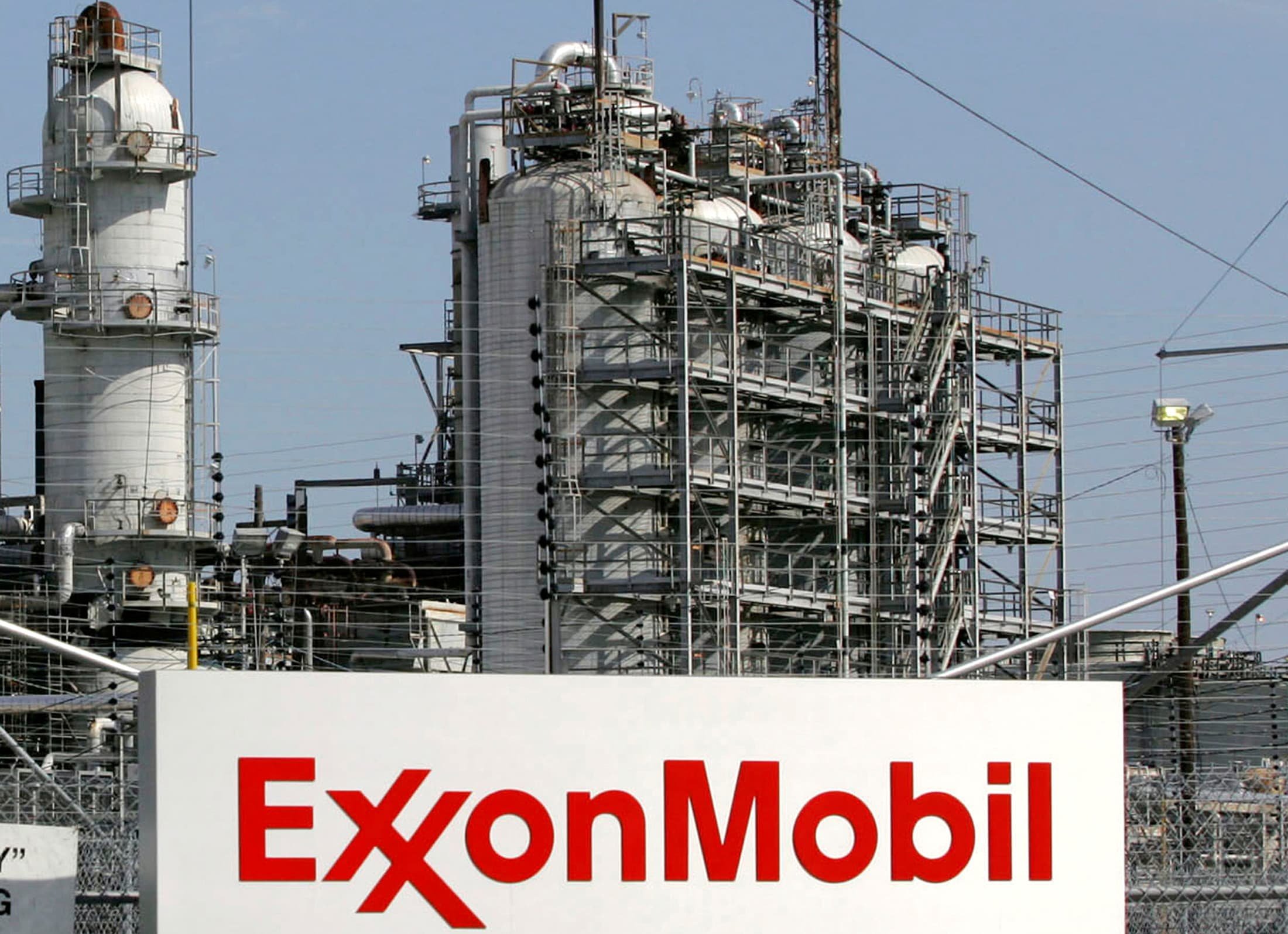 ExxonMobil Is at a Crossroads as Climate Crisis Spurs Clean Energy Transition - Vimarsana News