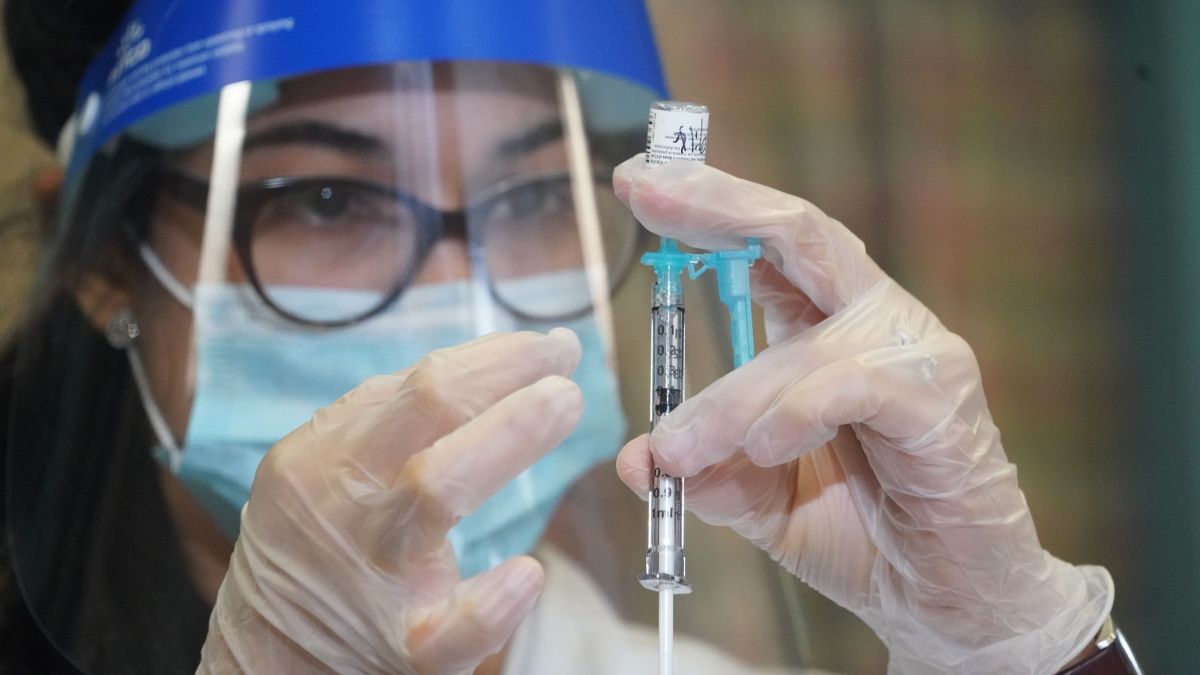 Covid Vaccine Rollout Gives CVS, Walgreens a Chance to Bring Health Care to Communities of Color - Vimarsana News
