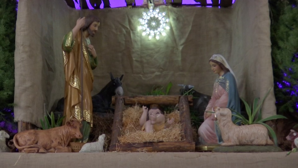 Worshipers Participate in Christmas Services Virtually and In-Person - Vimarsana News