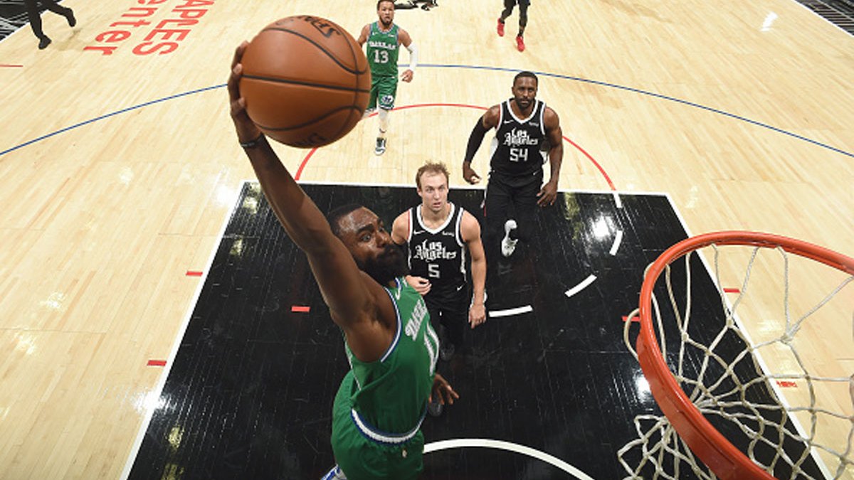 Kawhi Leonard of the LA Clippers dunks the ball against the Dallas