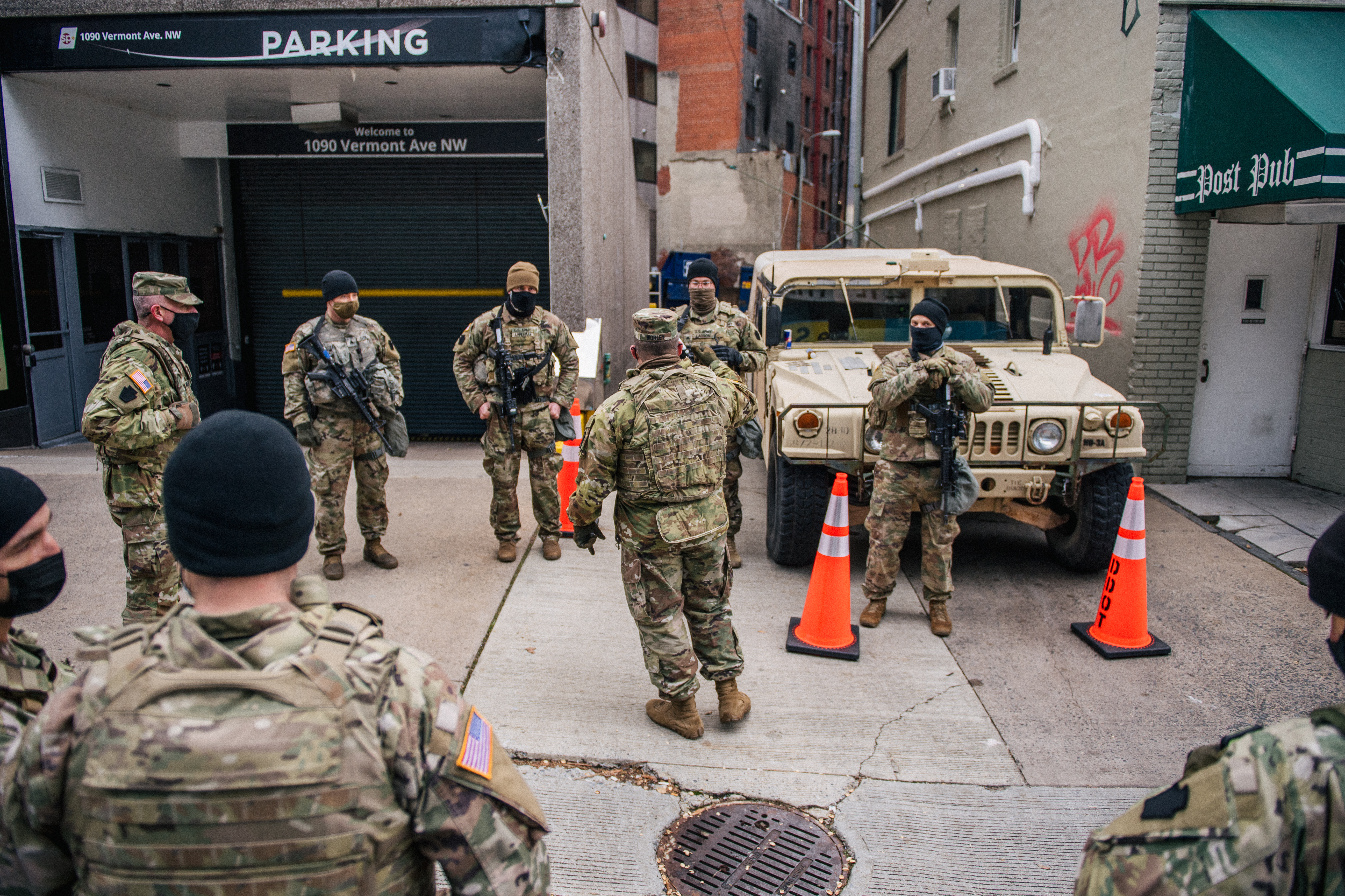 WASHINGTON, DC &#8211; JANUARY 17: A National Guard Lieutenant speaks with Guard Citizen-soldiers during a meeting downtown on January 17, 2021 in Washington, DC. After last week&#8217;s riots at the U.S. Capitol Building, the FBI has warned of additional threats in the nation&#8217;s capital and in all 50 states. According to reports, as many as 25,000 National Guard soldiers will be guarding the city as preparations are made for the inauguration of Joe Biden as the 46th U.S. President. (Photo by Brandon Bell/Getty Images)