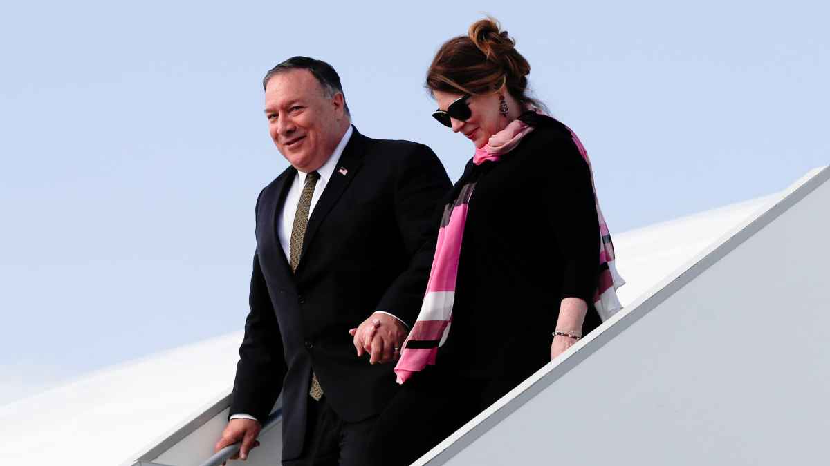Mike Pompeo's Pricey Pens: Ex-Secretary of State Spent $10K in Taxpayer Funds on China-Made Swag for Dinners - Vimarsana News