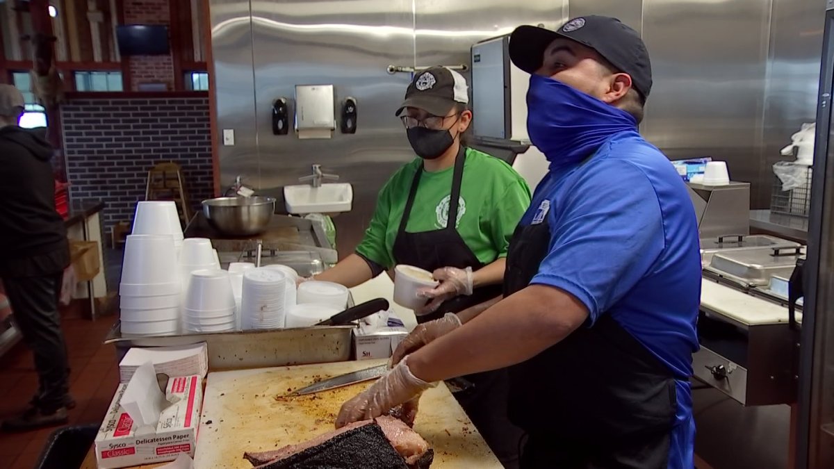 North Texas Pitmaster Keeps Serving Community Warm Food Amid Winter