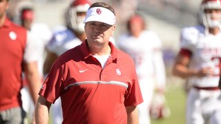 Head coach Bob Stoops of the Oklahoma Sooners before their game against the TCU Horned Frogs at Amon G. Carter Stadium on Oct. 1, 2016 in Fort Worth, Texas.
