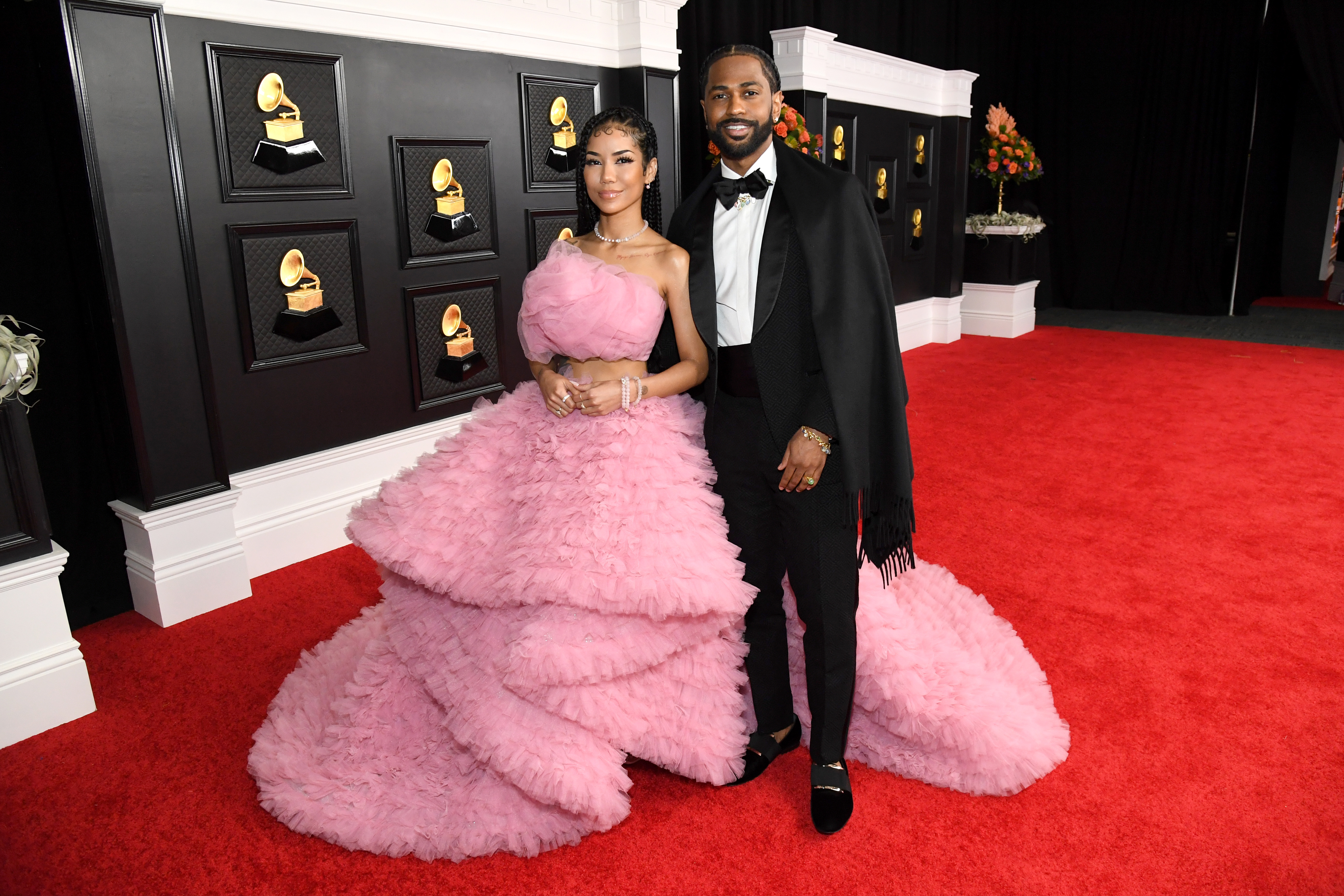 See the Stars Arriving on the 2021 Grammys Red Carpet – NBC 5 Dallas-Fort  Worth
