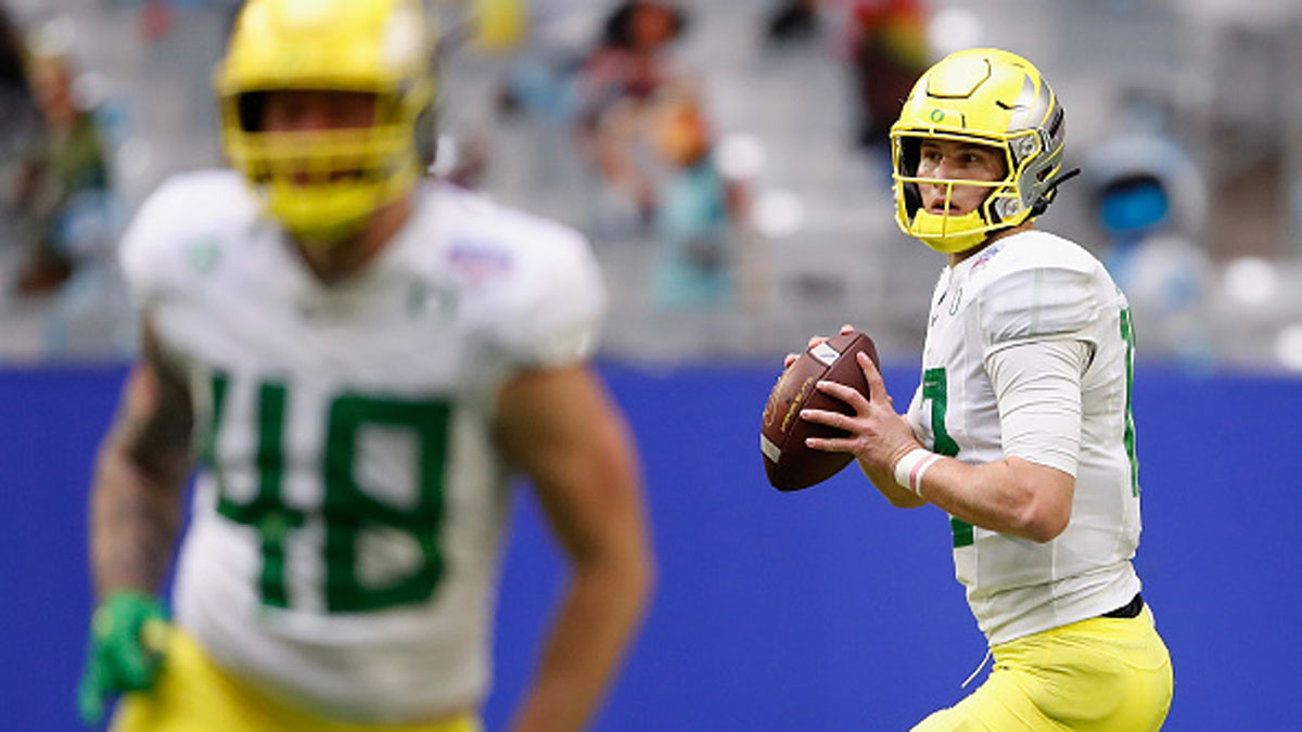 Former Oregon QB Justin Herbert enters 2020 season as Chargers backup