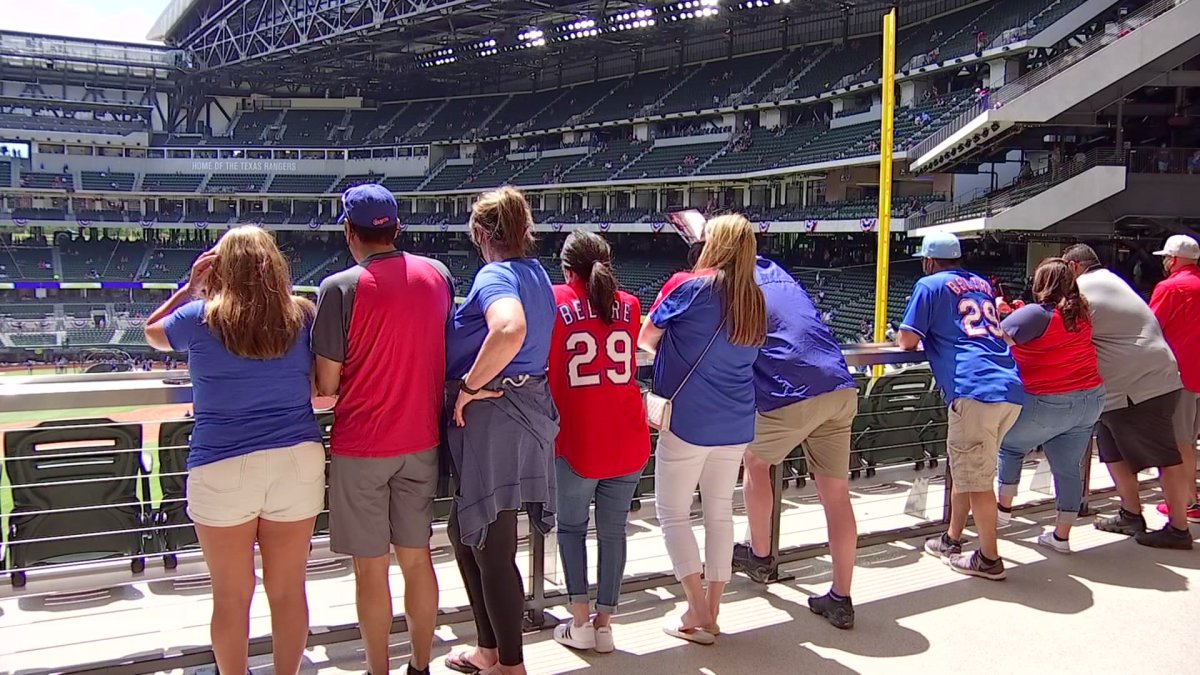 Blue Jays spoil Rangers home opener before largest MLB crowd