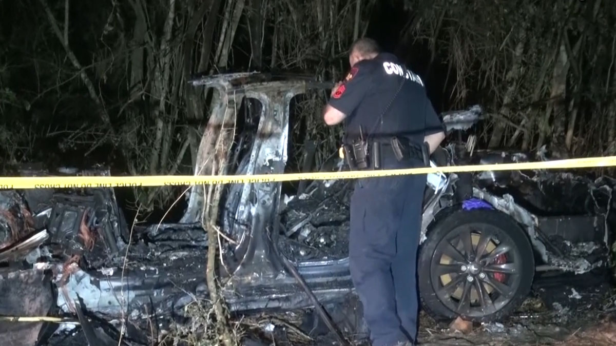 Driver was behind wheel at time of Texas Tesla crash, NTSB says