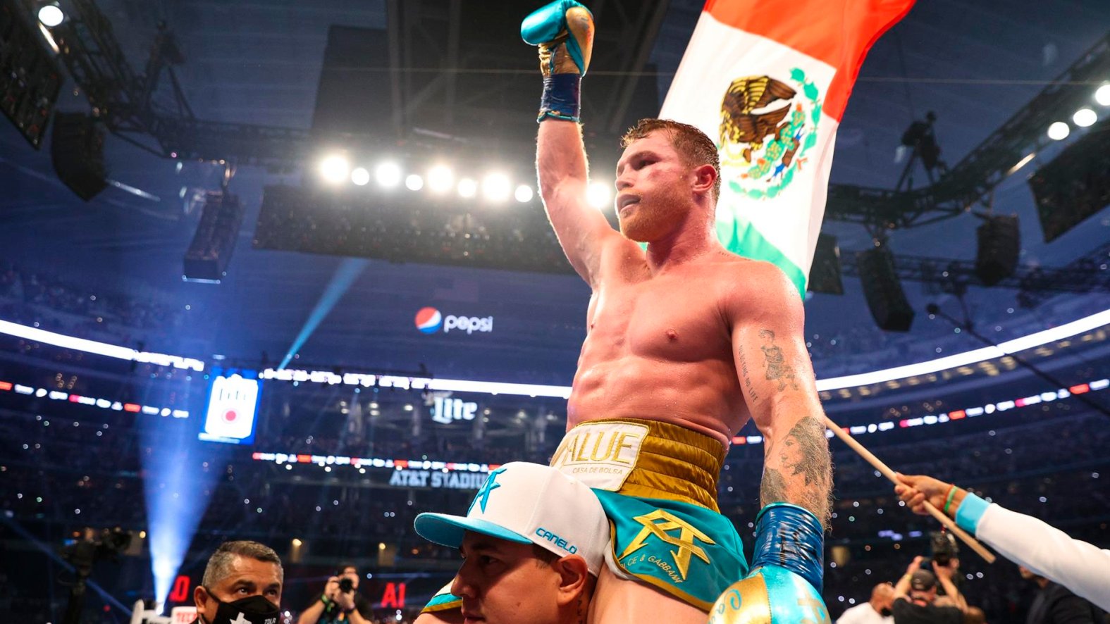 Alvarez Adds Another Title With 8th-Round TKO of Saunders – NBC 5
