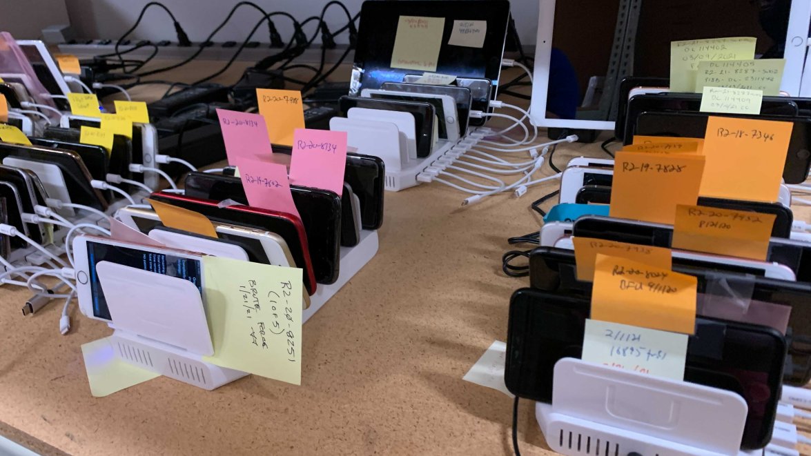 FBI Offers Glimpse Into Dallas Lab Where Digital Detectives Help Solve ...