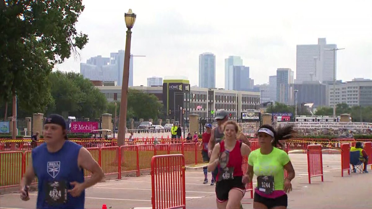 Thousands Compete, InPerson and Virtually, in 43rd Cowtown Marathon