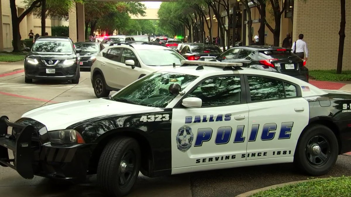 1 man wounded in shooting outside parking lot of Dallas' NorthPark Center