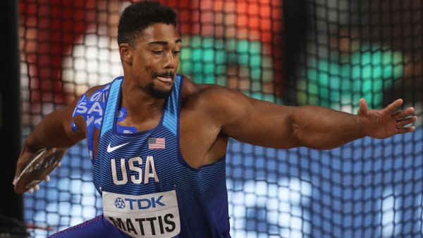 photo Gwen Berry Flag https www nbcdfw com news sports gwen berry 3rd in hammer at trials turns from flag during anthem 2667188