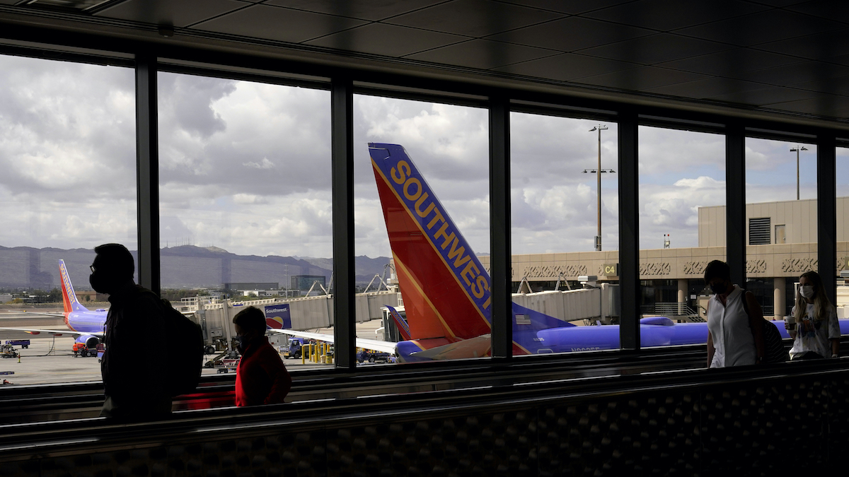 Southwest, other US airlines face holiday travel test after 2022