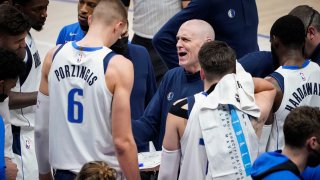 mavs bench in LA