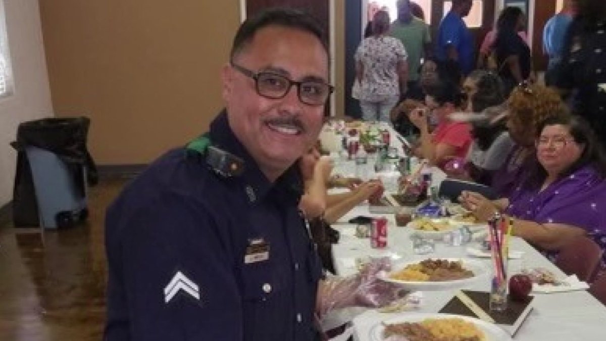 Family and Friends Remain Hopeful as Dallas Officer Battles COVID-19 – NBC 5 Dallas-Fort Worth Family and Friends Remain Hopeful as Dallas Officer Battles COVID-19 – NBC 5 Dallas-Fort Worth
