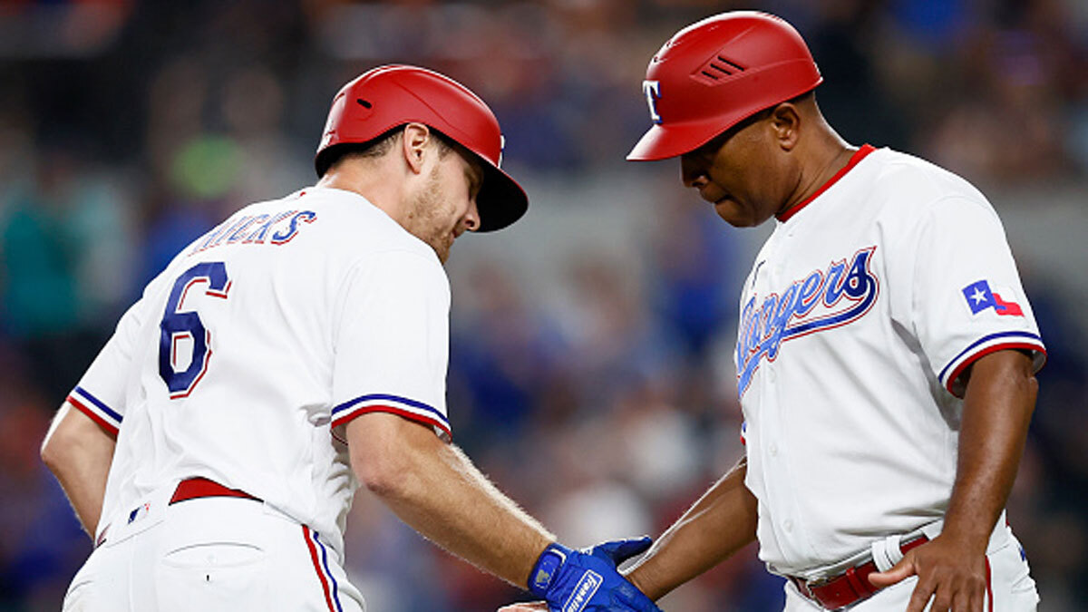 New York media upset w/how Joey Gallo puts on his uniform - Lone Star Ball