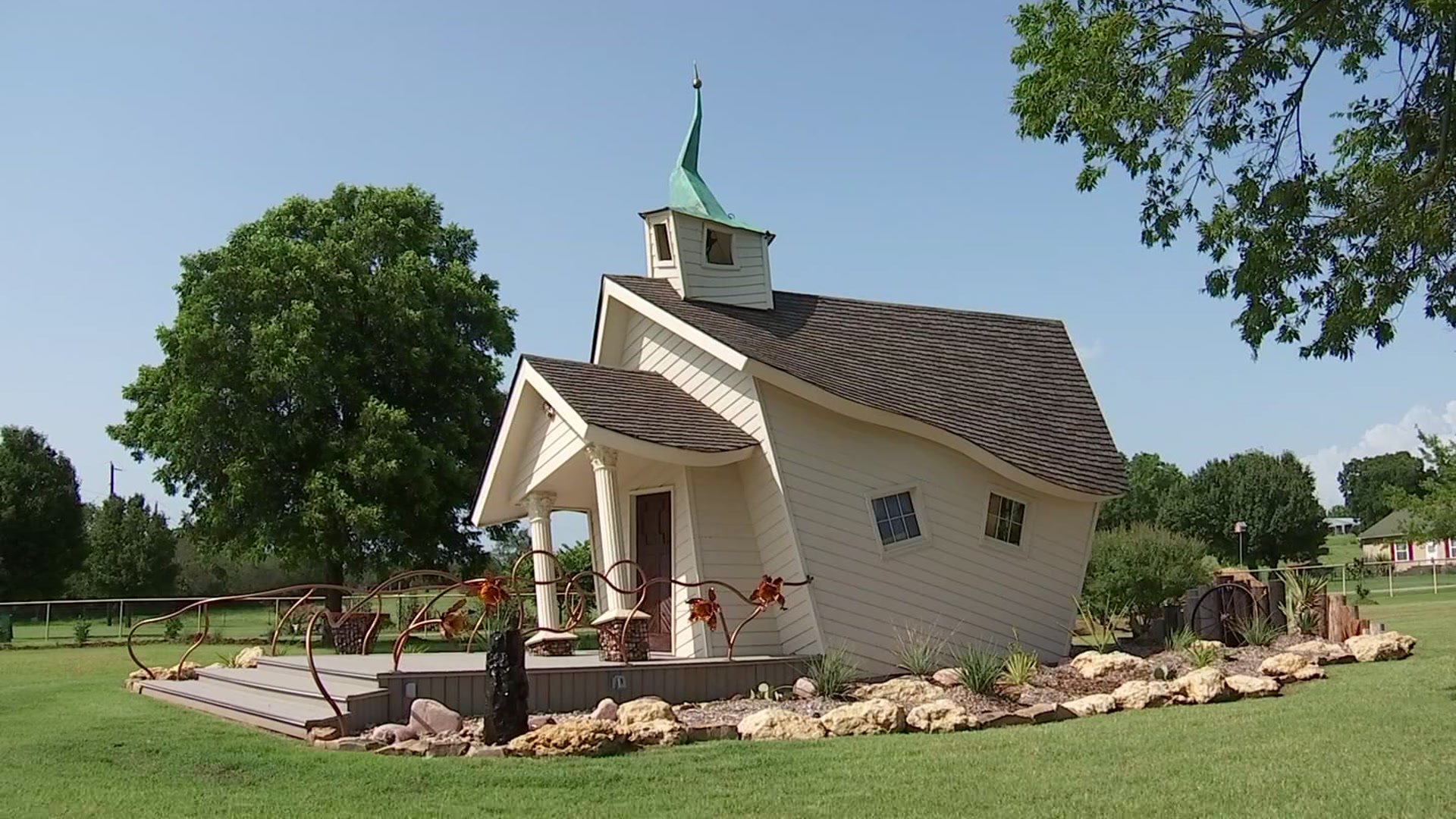 The Story Behind the Crooked Chapel in Pilot Point - Vimarsana News