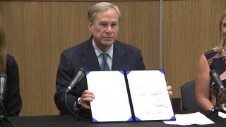 Governor Greg Abbott (R) signed a bill Wednesday in Houston that increases the minimum prison sentence in Texas for anyone convicted of manufacturing or distributing fentanyl.