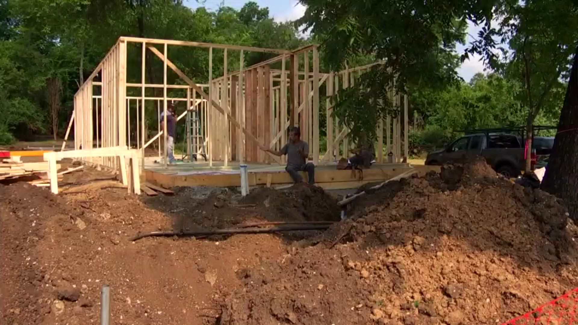 Dallas Leaders Celebrate New Homes in The Bottom - Vimarsana News