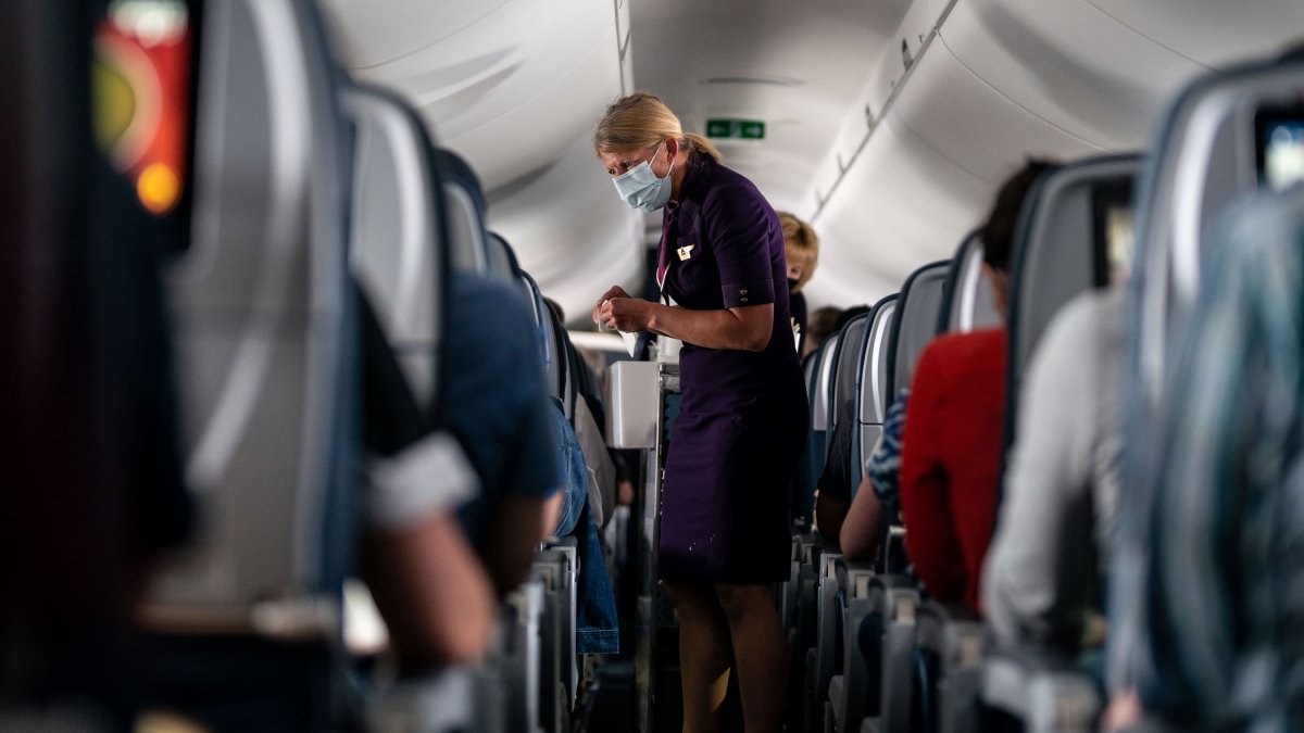 Delta Air Lines Battles With Nation's Largest Flight Attendant Union Over Shortened Covid Sick Leave - Vimarsana News