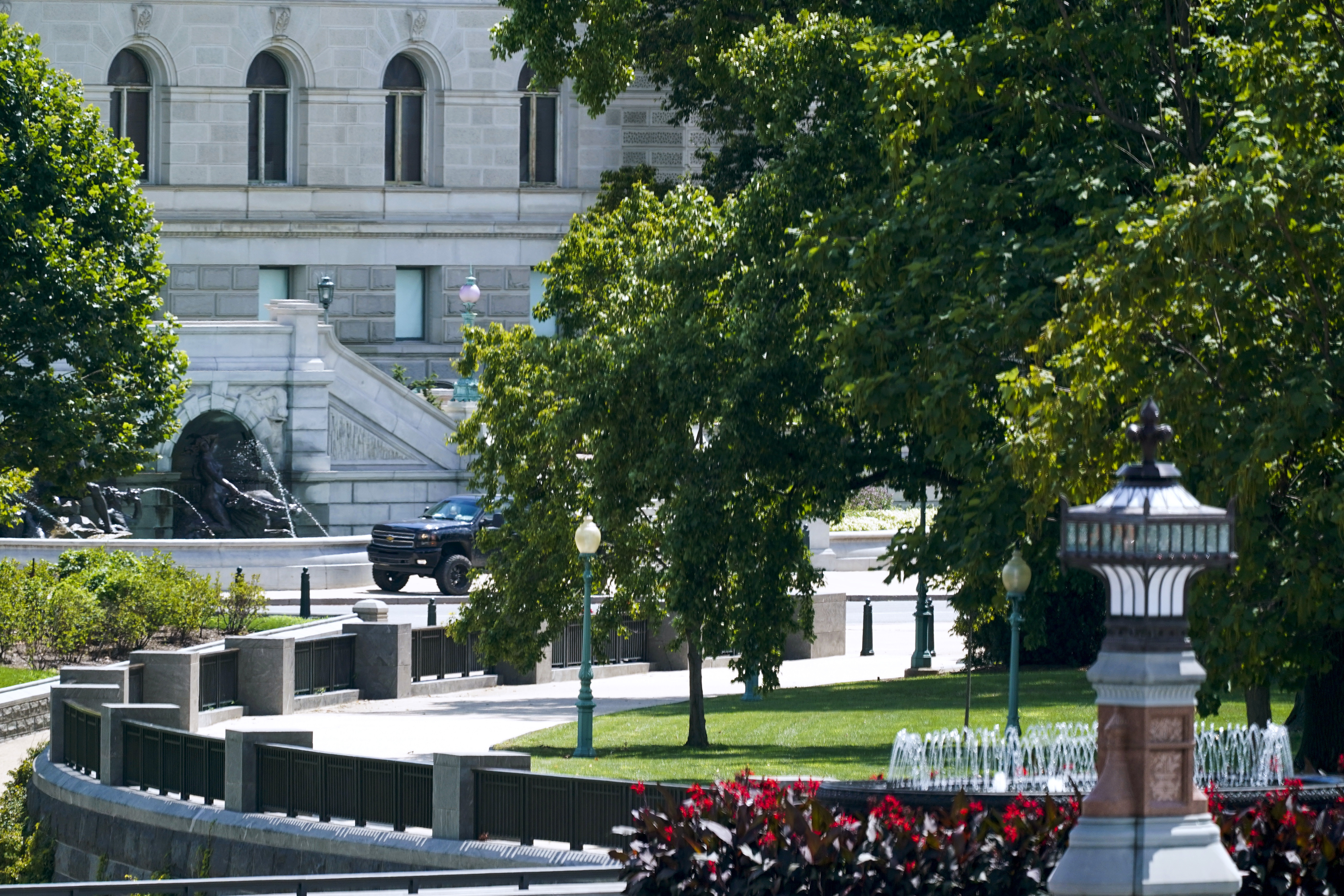 Bomb threat near us capitol