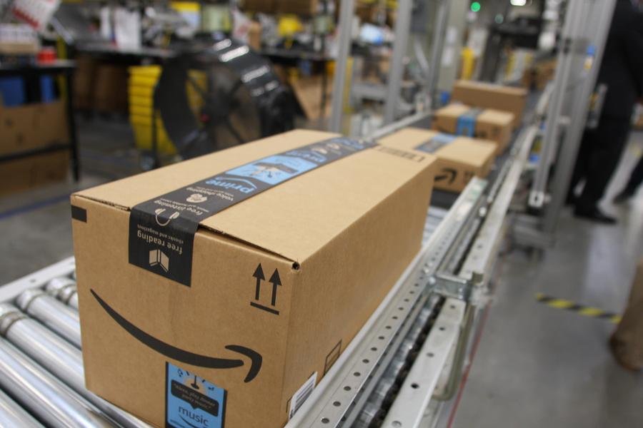 Dallas Police Search for Man in Connection to Amazon Van Thefts - Vimarsana News