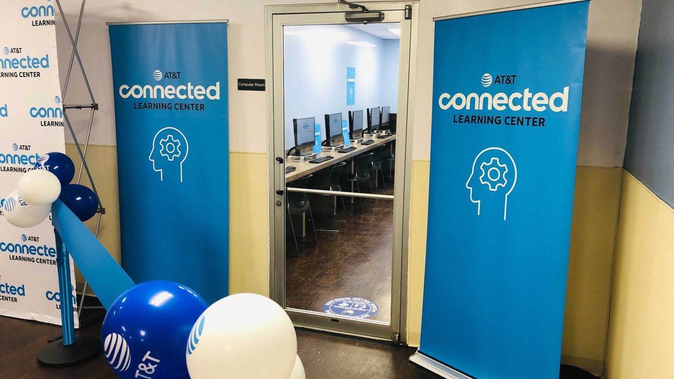 AT&T Opens First Connected Learning Center Aimed at Fighting Dallas ...