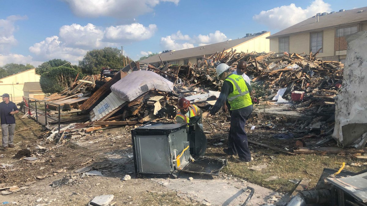 Dallas Firefighters Injured in Explosion Sue Apartment, Gas Supplier