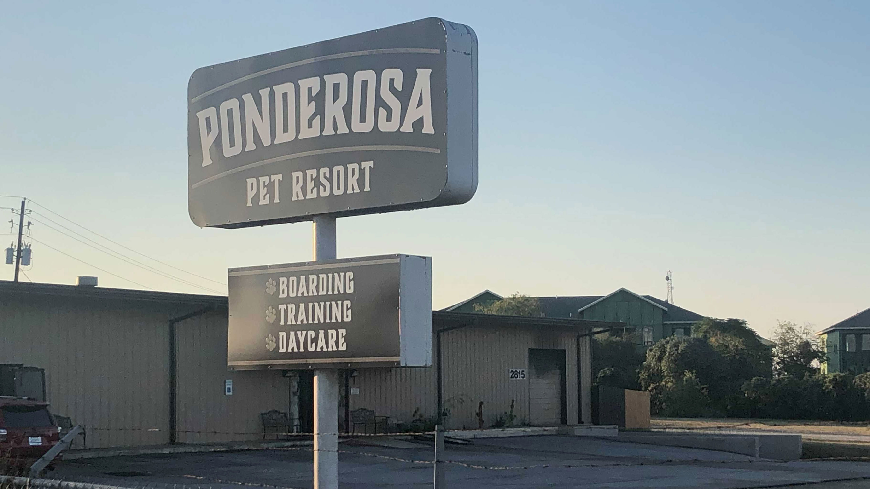 https://media.nbcdfw.com/2021/09/ponderosa-pet-resort-georgetown.jpg?quality=85&strip=all&fit=3629%2C2041