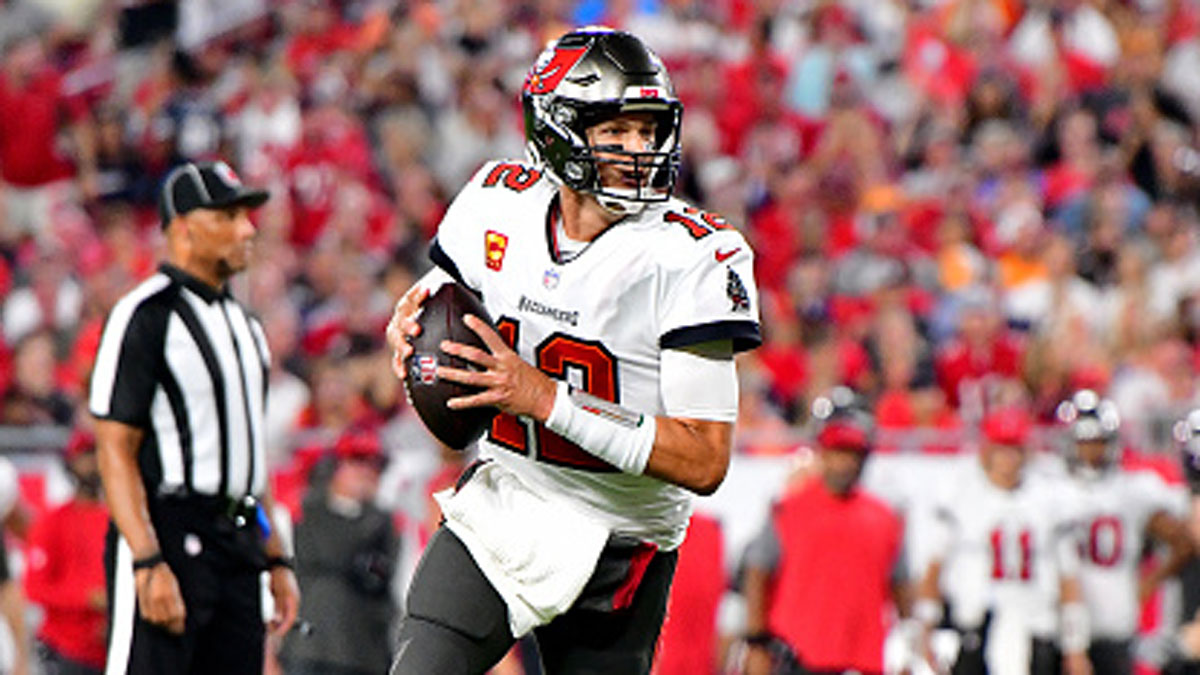 Tom Brady throws for 379 yards, 4 TDs as Bucs beat Cowboys 31-29 in NFL  opener 