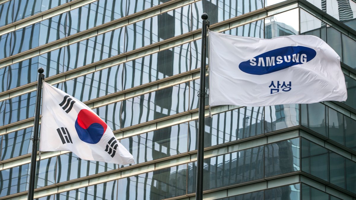 Samsung Shares Rise After It Says Third-Quarter Profit Likely Rose 28% From a Year Ago - Vimarsana News