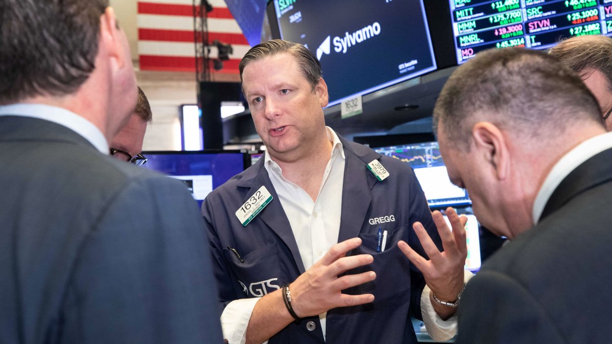 Stock Futures Inch Lower in Overnight Trading After Dow Retakes Record High - Vimarsana News