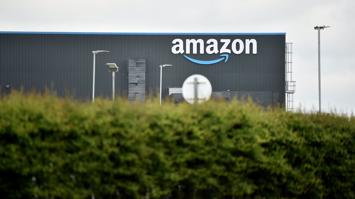 Amazon Is Offering $4,000 Bonuses to Lure UK Workers as Britain Faces Labor Crunch - Vimarsana News
