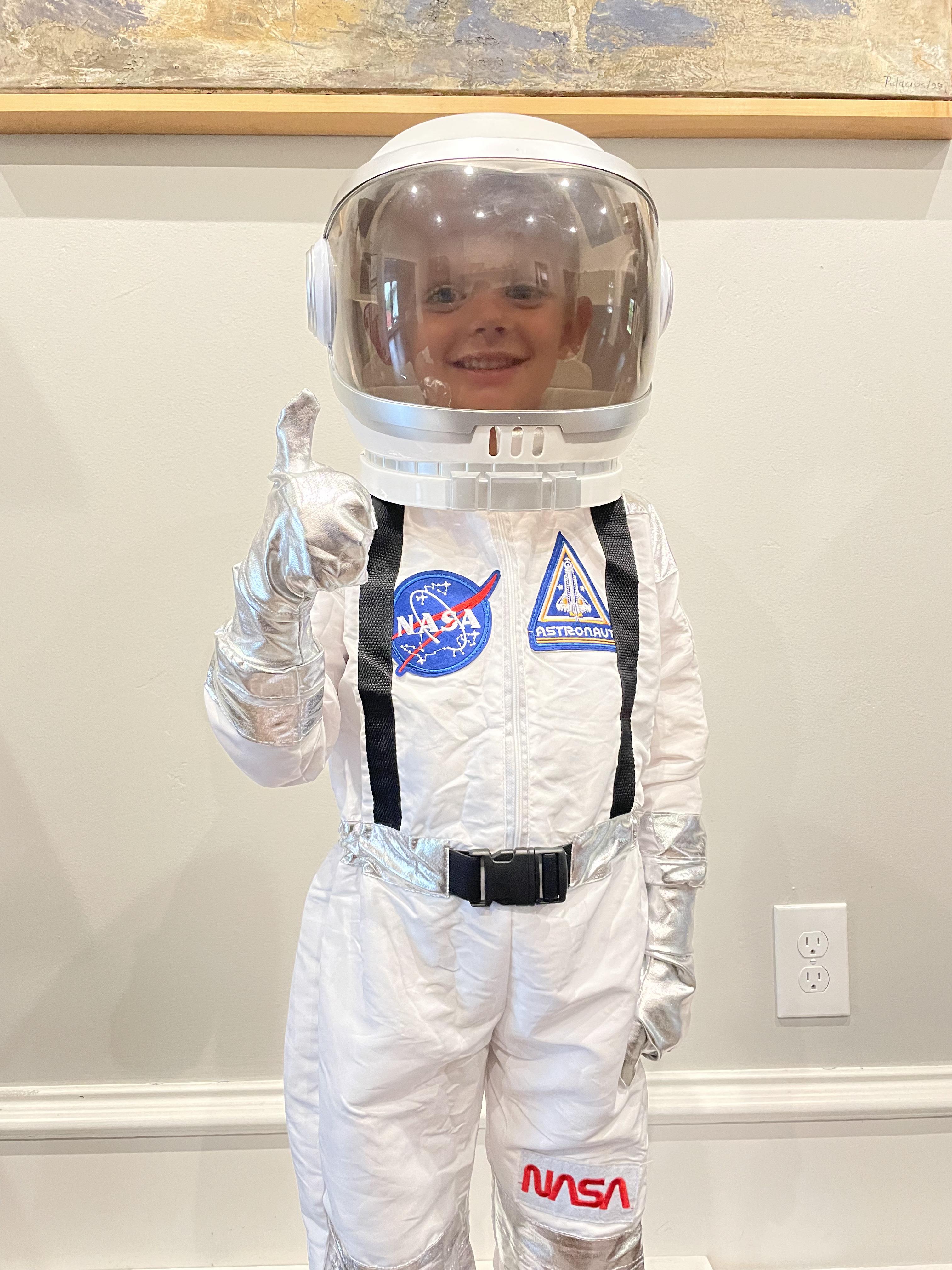 Cohen (5 years) Astronaut who wants to build a sonic on the moon!