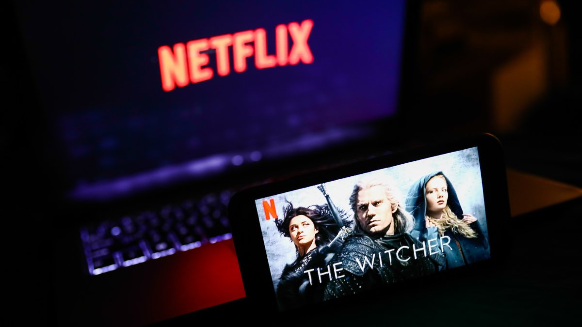 Netflix go. Netflix logo png.
