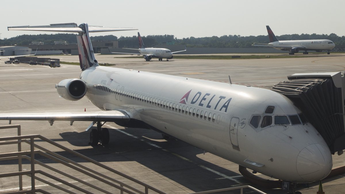 Delta Passenger Arrested After Fracas With Fellow Passenger During Boarding, Police Say - Vimarsana News