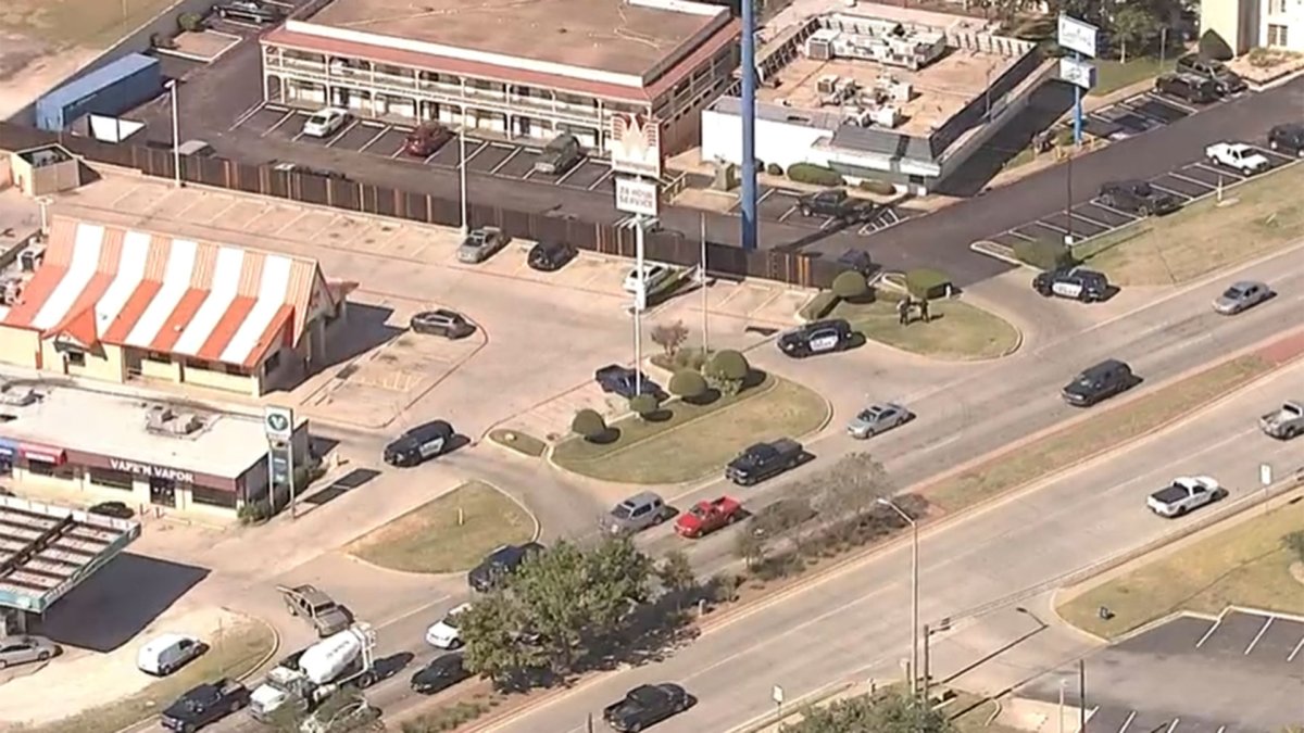 1 Shot Outside Denton Whataburger, 1 in Custody Police NBC 5 Dallas