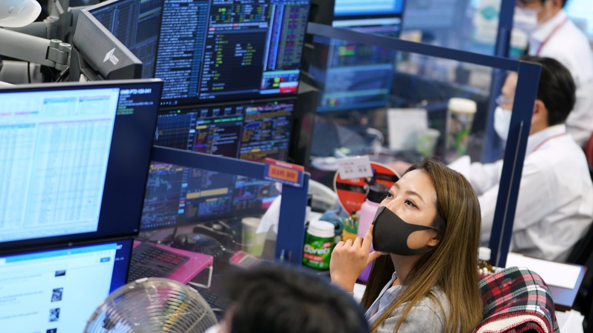 Asia-Pacific Stocks Slip as Investors Watch Omicron Covid Variant; Oil Prices Rebound More Than 4% - Vimarsana News